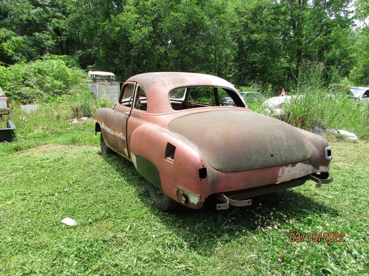 1951 Chevy Deluxe, 2 Dr Sdn great for a Rat Rod, project, or a race car. 1951 Chevrolet Deluxe