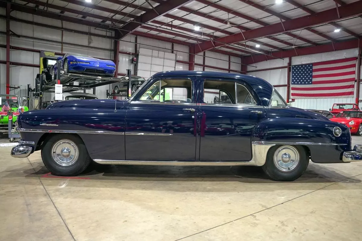 1951 Chrysler Windsor Deluxe - photo 4