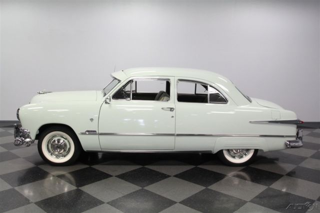 1951 Ford Custom - photo 2