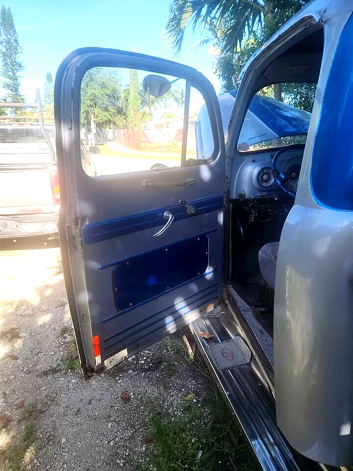 1951 Ford 1-Series Short Bed Pickup 5.0 V8! - photo 6