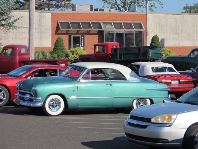 1951 Ford Victoria hardtop - photo 5
