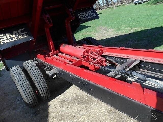 1951 GMC 450 Deluxe Cab w/Hydraulic Lift Bed - photo 8