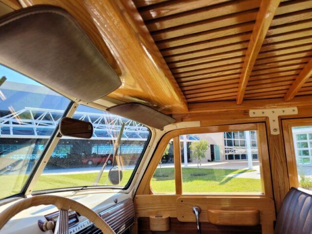 1951 GMC Suburban - photo 11
