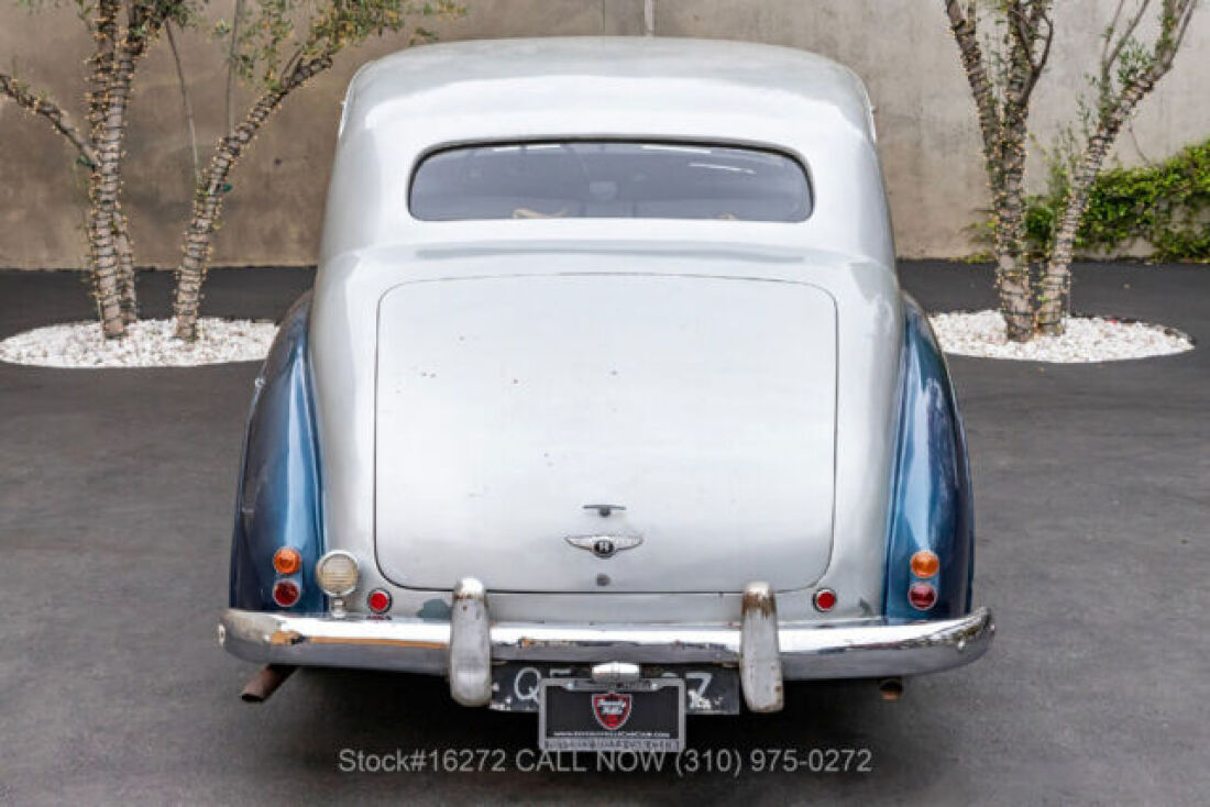 1951 Bentley Mark VI H.J. Mulliner Saloon - photo 7