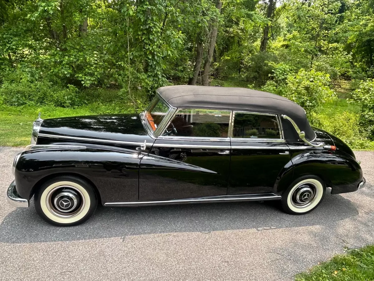 1951 Mercedes-Benz 300 Adenauer D Cabriolet (W186) 1951 Mercedes-Benz 300-Series