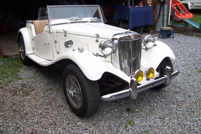 1951 MG-TD Replica Kit by Classic Roadsters, LTD Built on 1978 Chevette Not VW 1951 MG T-Series