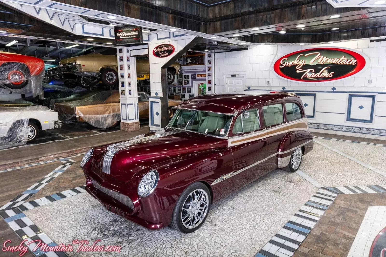 1951 Pontiac Streamliner Wagon Custom V8 700R Trans 10 Bolt 4 Wheel Disc Brakes 1951 Pontiac Streamliner