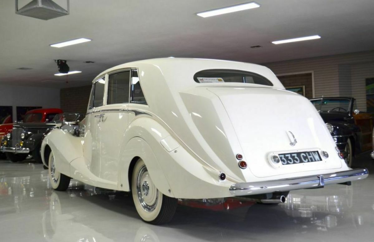 1951 Rolls-Royce Silver Wraith Hooper Touring Limousine - photo 10