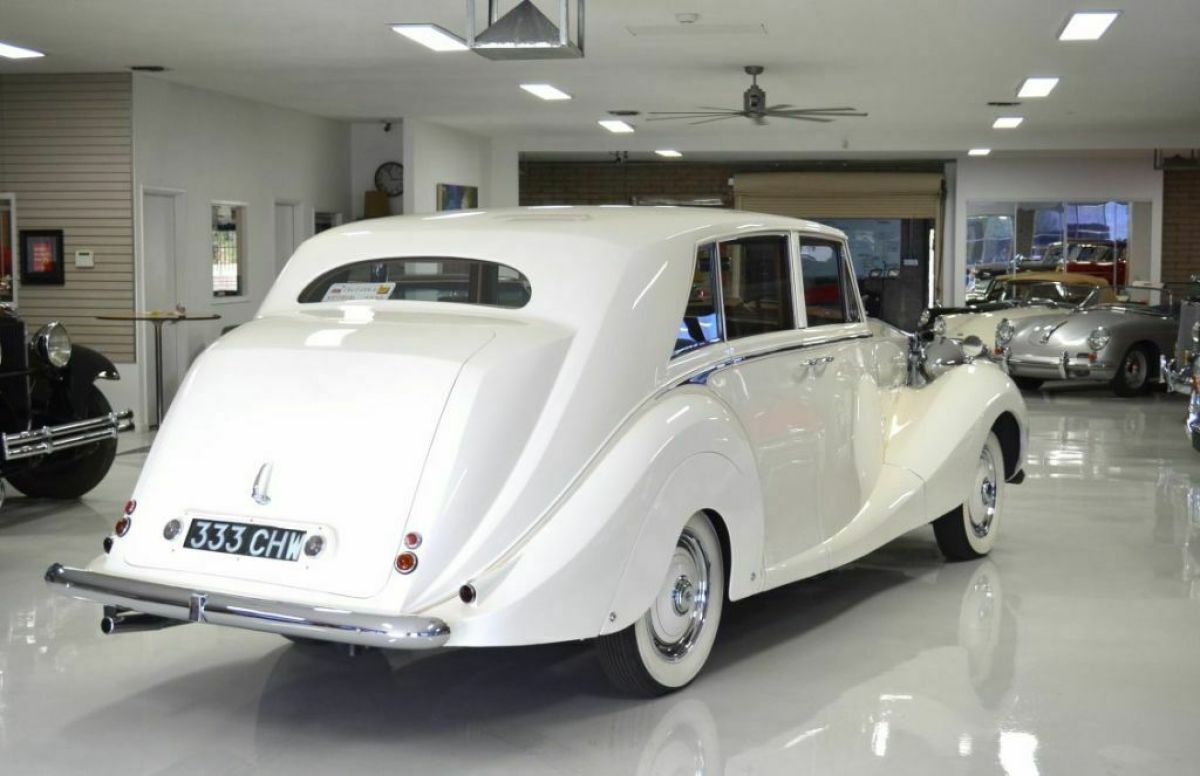 1951 Rolls-Royce Silver Wraith Hooper Touring Limousine - photo 12