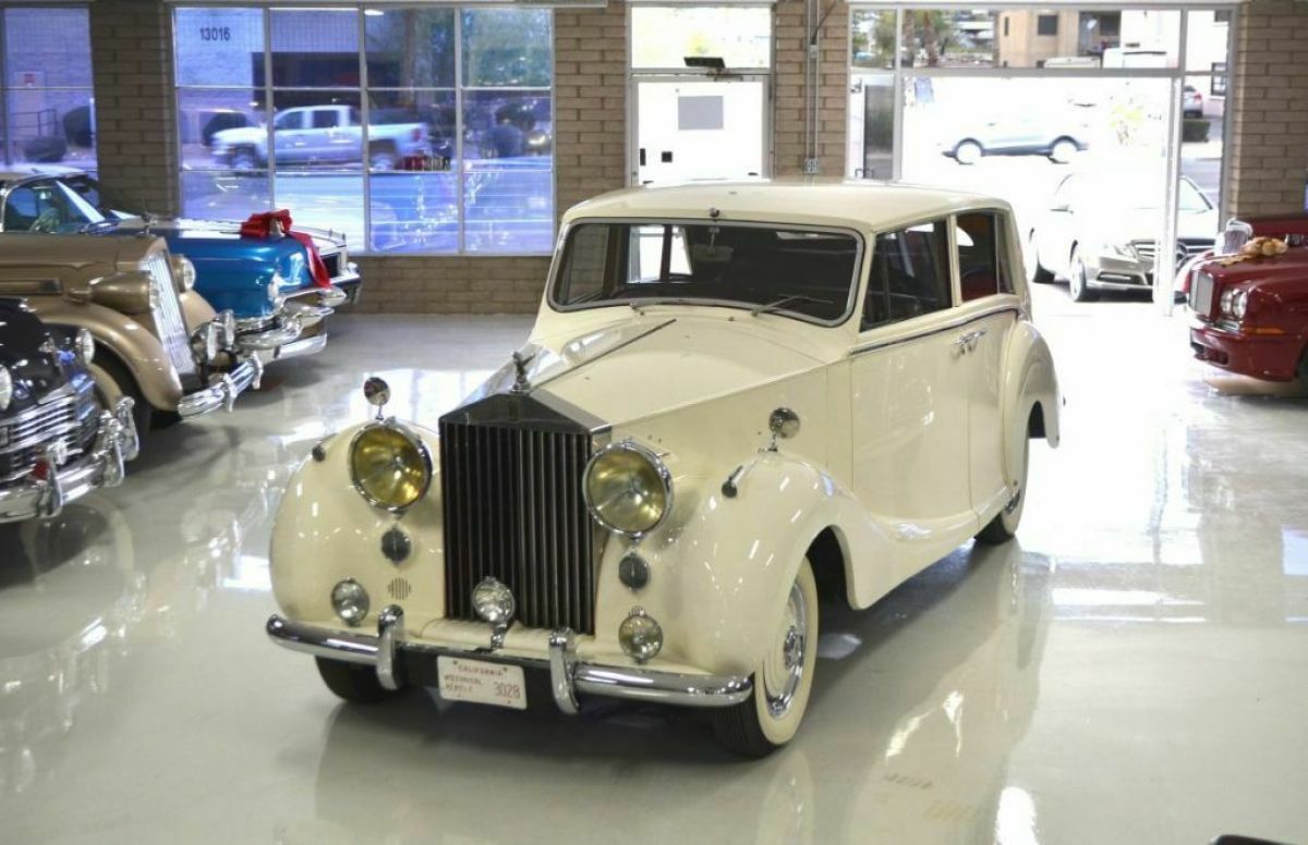 1951 Rolls-Royce Silver Wraith Hooper Touring Limousine - photo 2