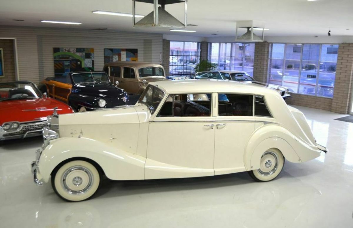 1951 Rolls-Royce Silver Wraith Hooper Touring Limousine - photo 5