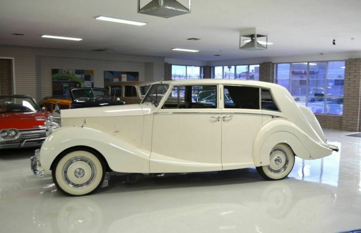 1951 Rolls-Royce Silver Wraith Hooper Touring Limousine - photo 6