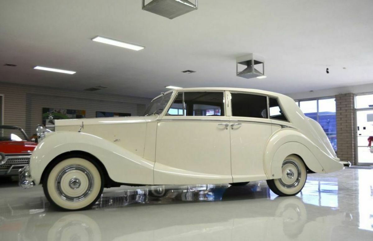 1951 Rolls-Royce Silver Wraith Hooper Touring Limousine - photo 7