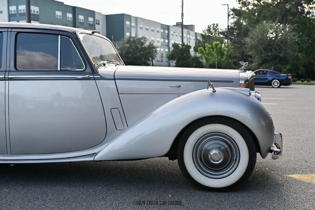 1952 Bentley R-Type - photo 11