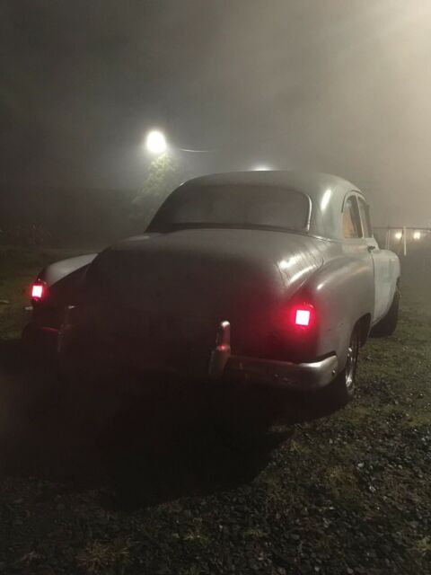1952 Chevrolet 2dr Sedan Deluxe - photo 2