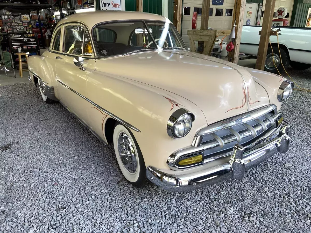 1952 Chevrolet Styleline Coupe Brown Deluxe 1952 Chevrolet Styleline Deluxe