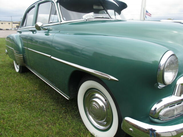 1952 Chevrolet Styleline Deluxe Base - photo 2