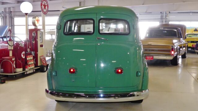 1952 Chevrolet Suburban Panel Van - photo 11