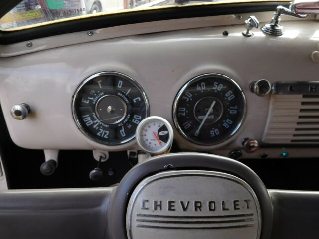 1952 Chevrolet Suburban - photo 10