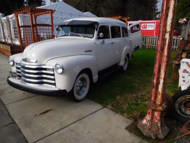 1952 Chevrolet Suburban - photo 2