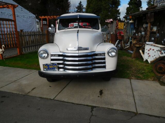 1952 Chevrolet Suburban - photo 3