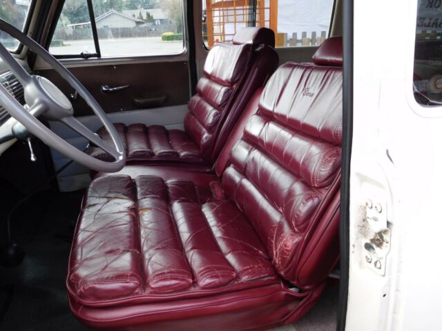 1952 Chevrolet Suburban - photo 8