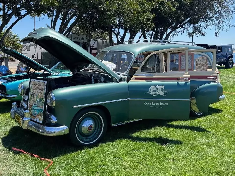 1952 Chevrolet Station Wagon Tin Woodie Styleline Deluxe 8 Passenger Woody