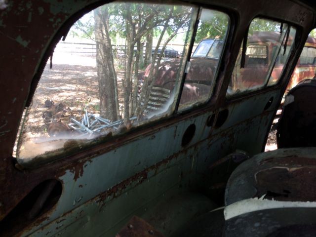 1952 Chevrolet Suburban - photo 10