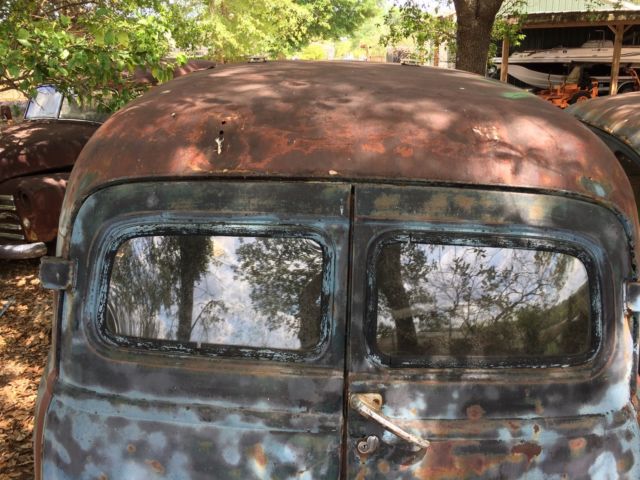 1952 Chevrolet Suburban - photo 12