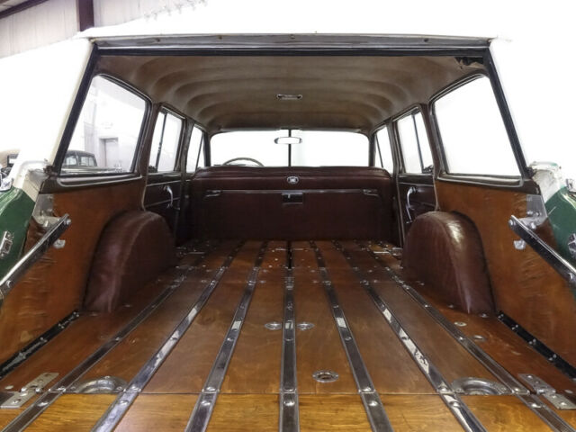 1952 Chrysler Saratoga 8 Town & Country Wagon - photo 10