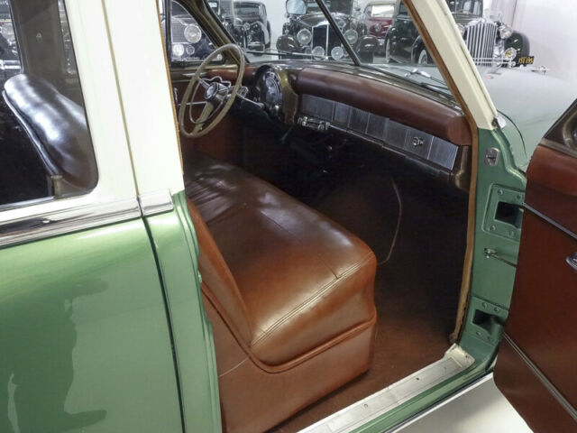 1952 Chrysler Saratoga 8 Town & Country Wagon - photo 8