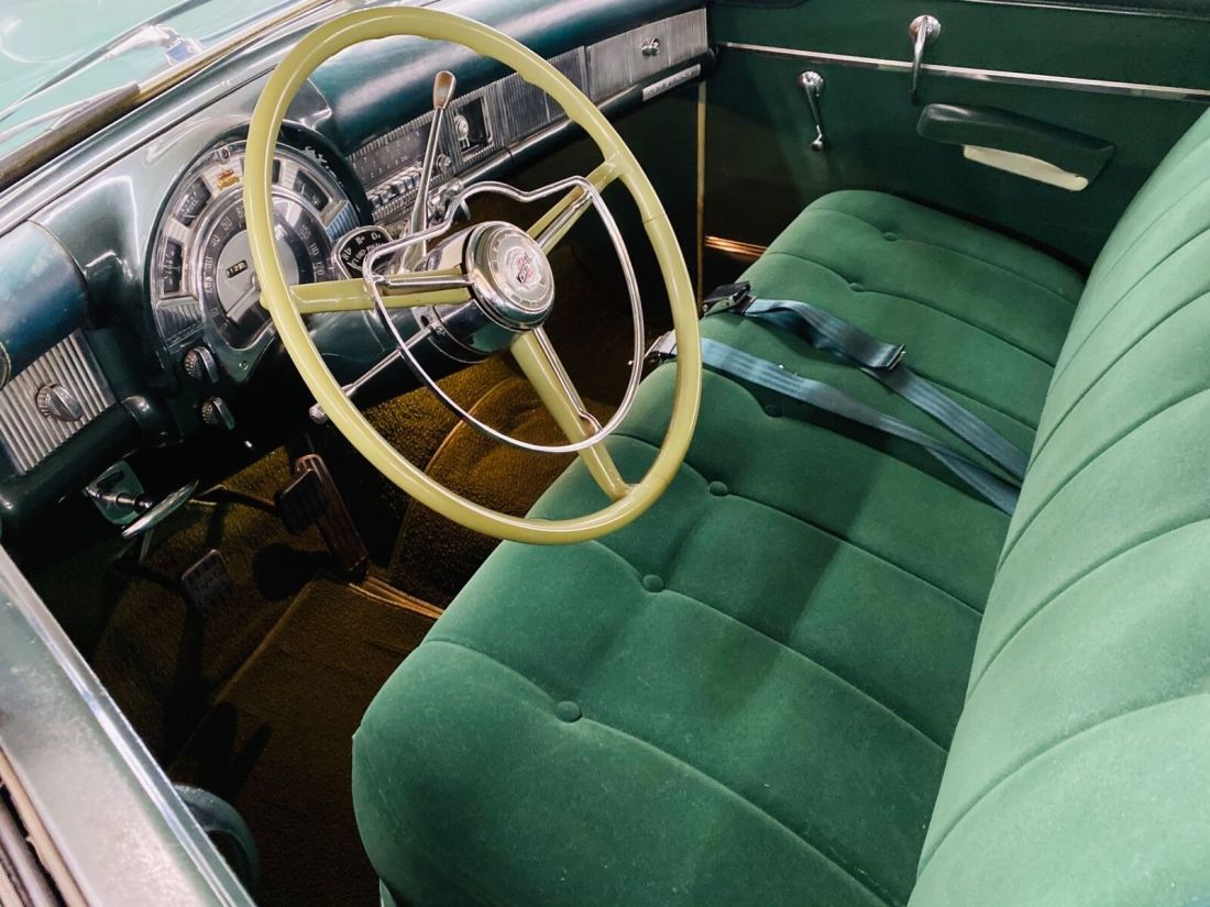 1952 Chrysler Saratoga -4 DR SEDAN - STUNNING RESTORATION - DRIVES EXCELL - photo 3