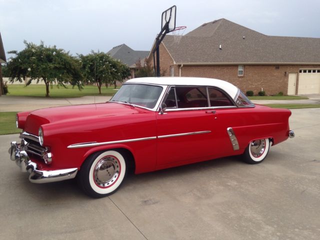 1952 Ford Crestline 2 door hardtop - photo 2