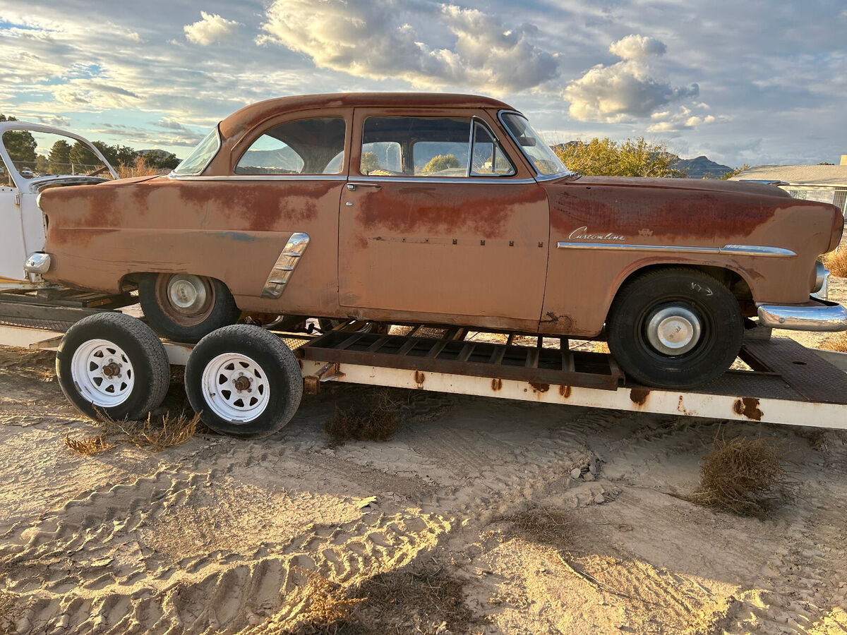 1952 FORD CUSTOM 2DR COUPE SEDAN - BARN FIND - COMPLETE - NOT RUNNING 1952 Ford Custom