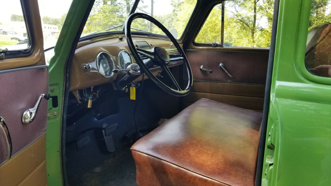 1952 GMC Suburban - photo 8