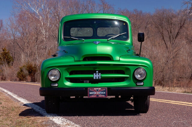 1952 International Harvester R110 3/4-ton 3/4-ton Pickup - photo 2