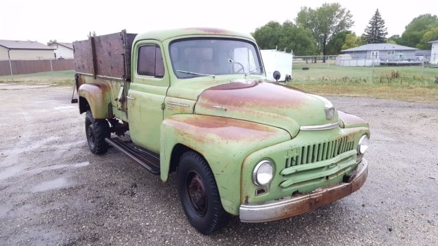 1952 International Harvester L-130 - photo 2