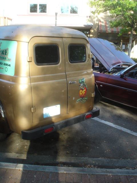1952 International Harvester L110 Panel Delivery - photo 2