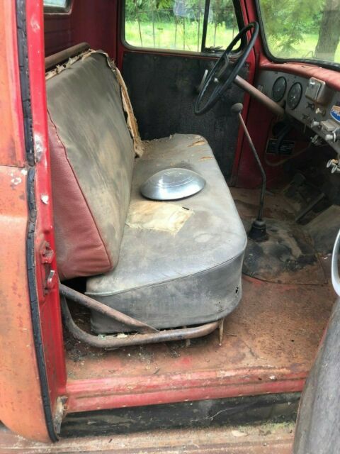 1952 International Harvester L-110 - photo 9