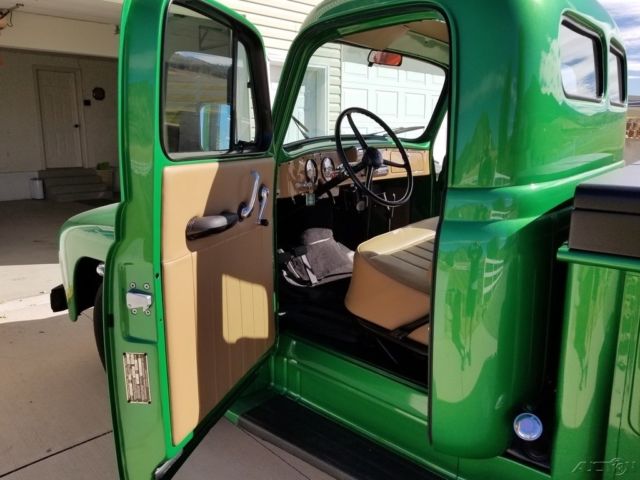 1952 International Harvester R-110 - photo 2