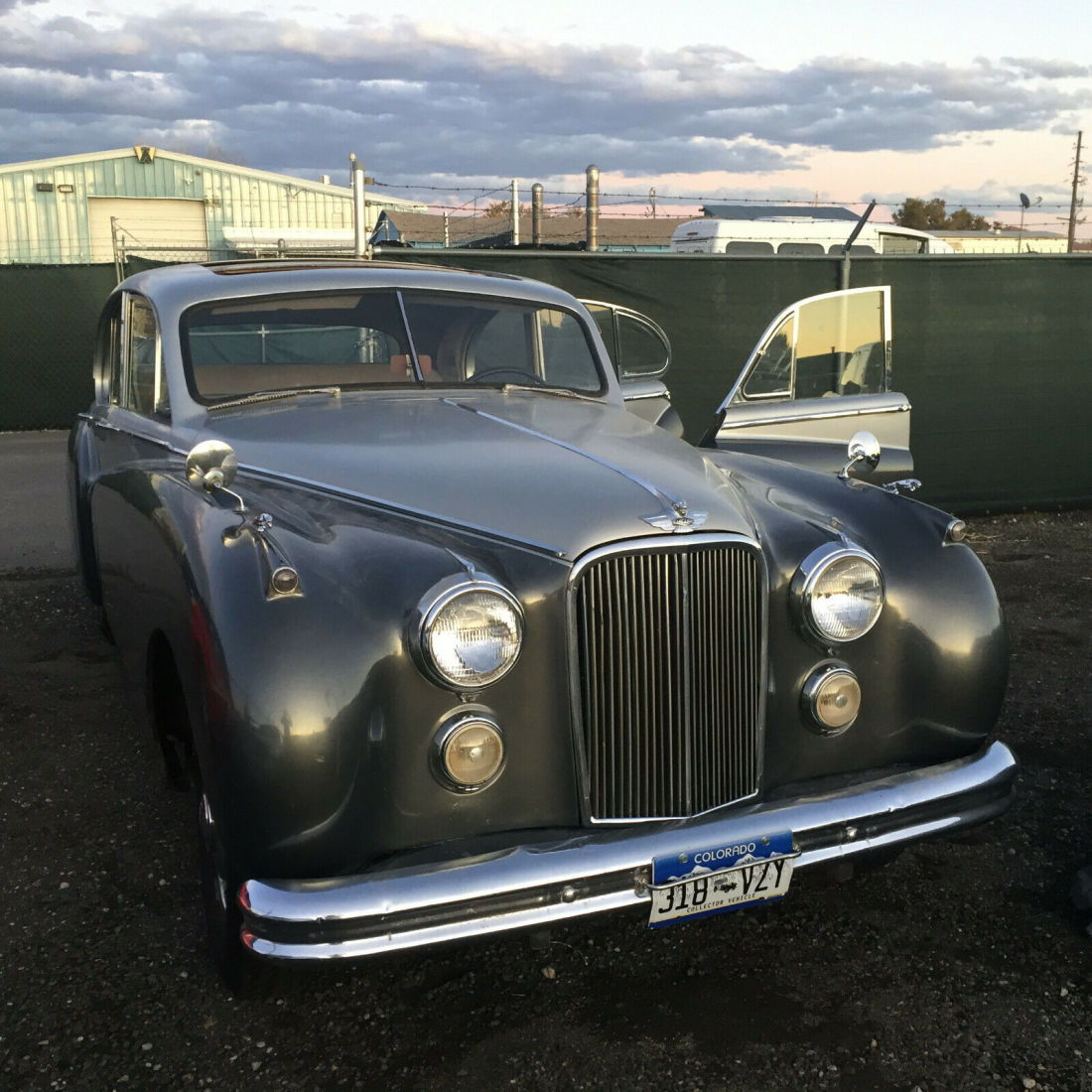 1952 Jaguar Mark VII Daimler Saloon - photo 2