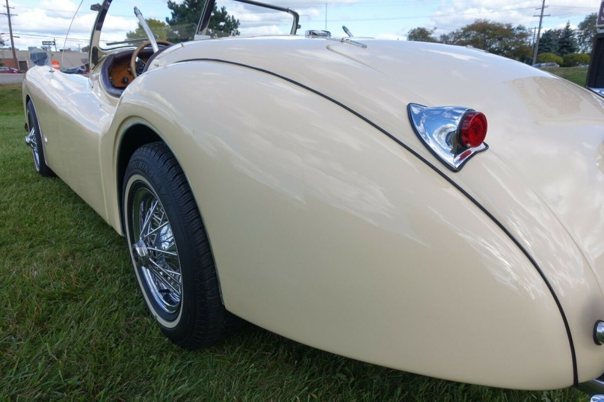 1952 Jaguar XK - photo 12