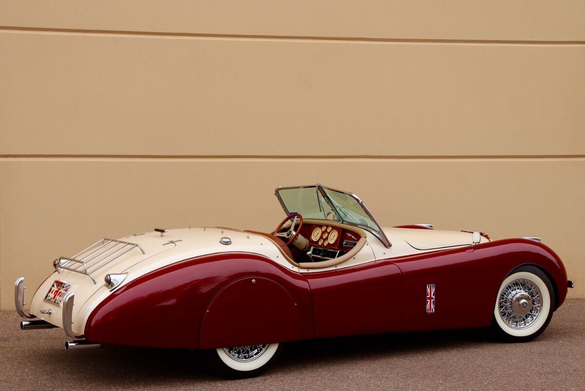 1952 Jaguar XK120 Replica Kit Car Oldtimer Tribute with a 350 Chevy Motor - photo 3