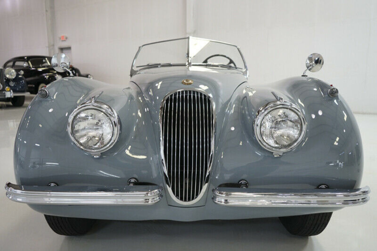 1952 Jaguar XK 120 Roadster - photo 2