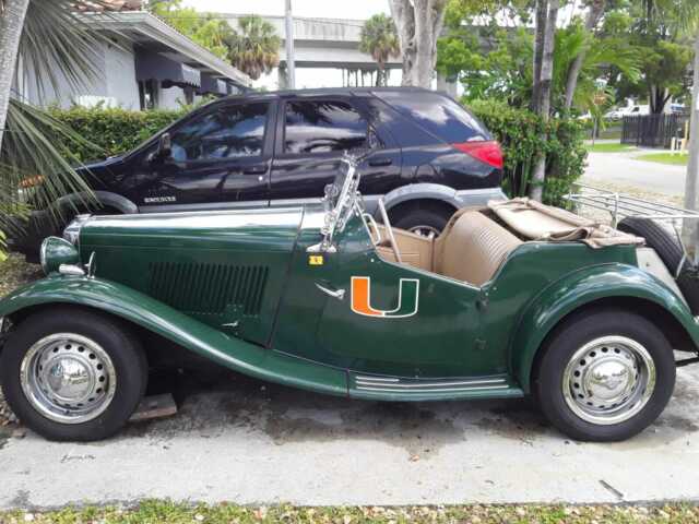 1952 MG TD Body Style 2DS Model XPAG Green Classic Vintage Car 1952 MG T-Series