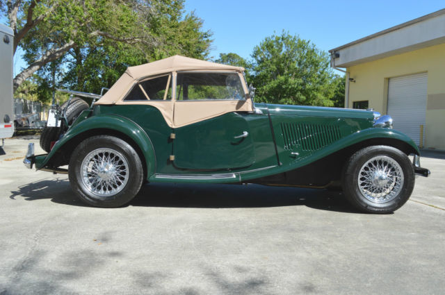 1952 MG TD BRITISH RACING GREEN WITH TAN BISCUIT LEATHER INTERIOR / RHD 1952 MG T-Series 2-door