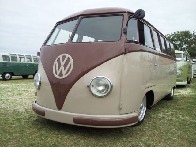 1952 Volkswagen Bus/Vanagon Barndoor Split Window Bus - photo 2