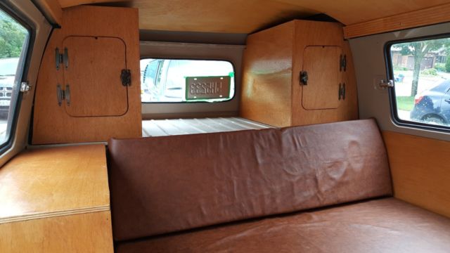 1952 Volkswagen Bus/Vanagon Barndoor Split Window Bus - photo 9