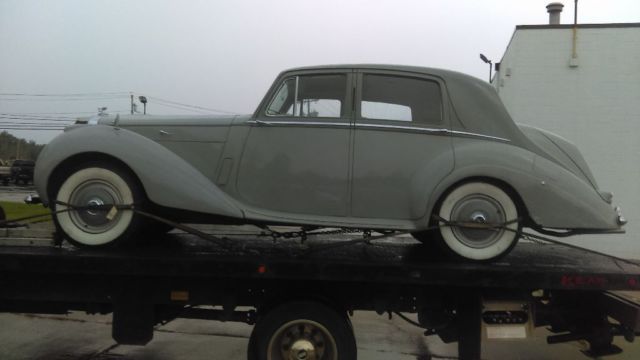 1953 Bentley R Type 4 door saloon - photo 2