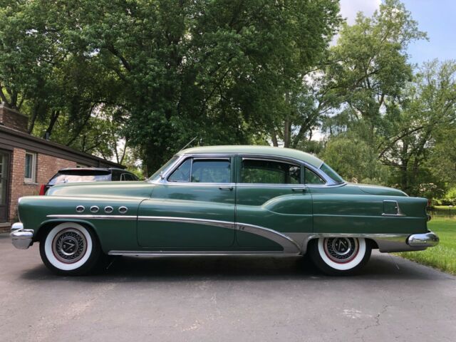 1953 Buick Roadmaster - photo 2
